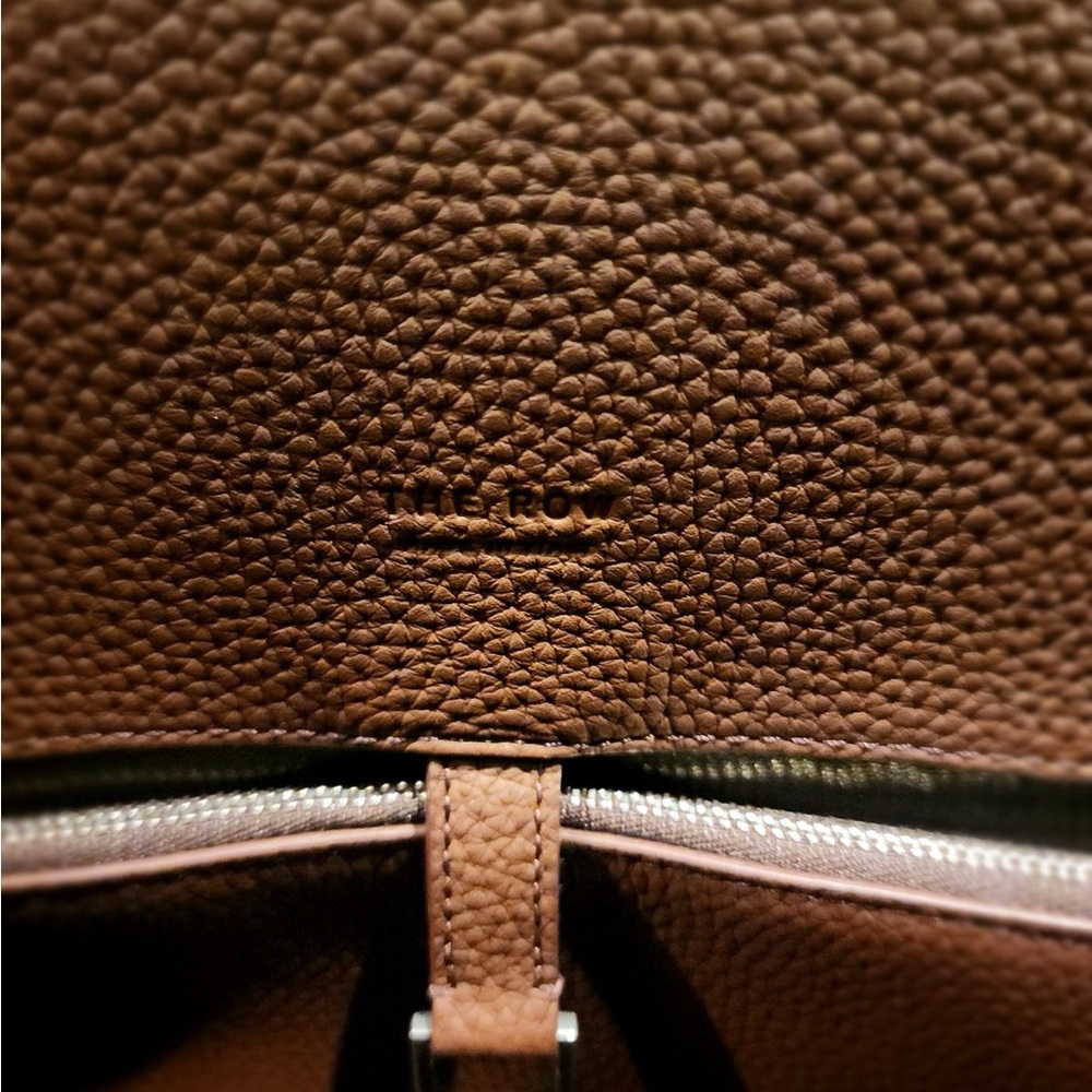 Brand New!!!! The Row EW Margaux Bag in Leather - Picture 6 of 6